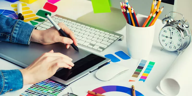 Sóng Đỏ Việt – Design & Media